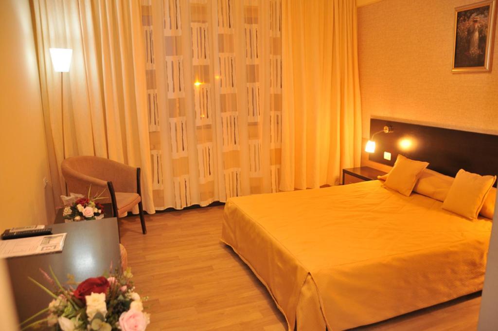 Hotel Nord Ploieşti Exterior foto